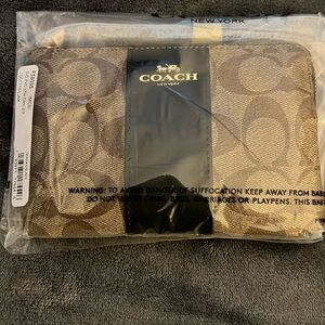 Brand New Coach Wrislet